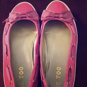 Me Too Pink sneaker flats, size 8.5